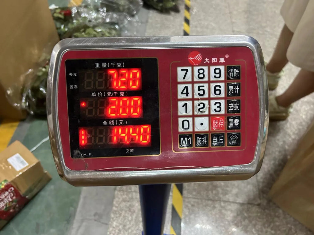 Christmas decoration 6.3ft Xmas Garland Artificial Berries Garland Holiday Xmas cabinet, table Artificial leaf decor wreath